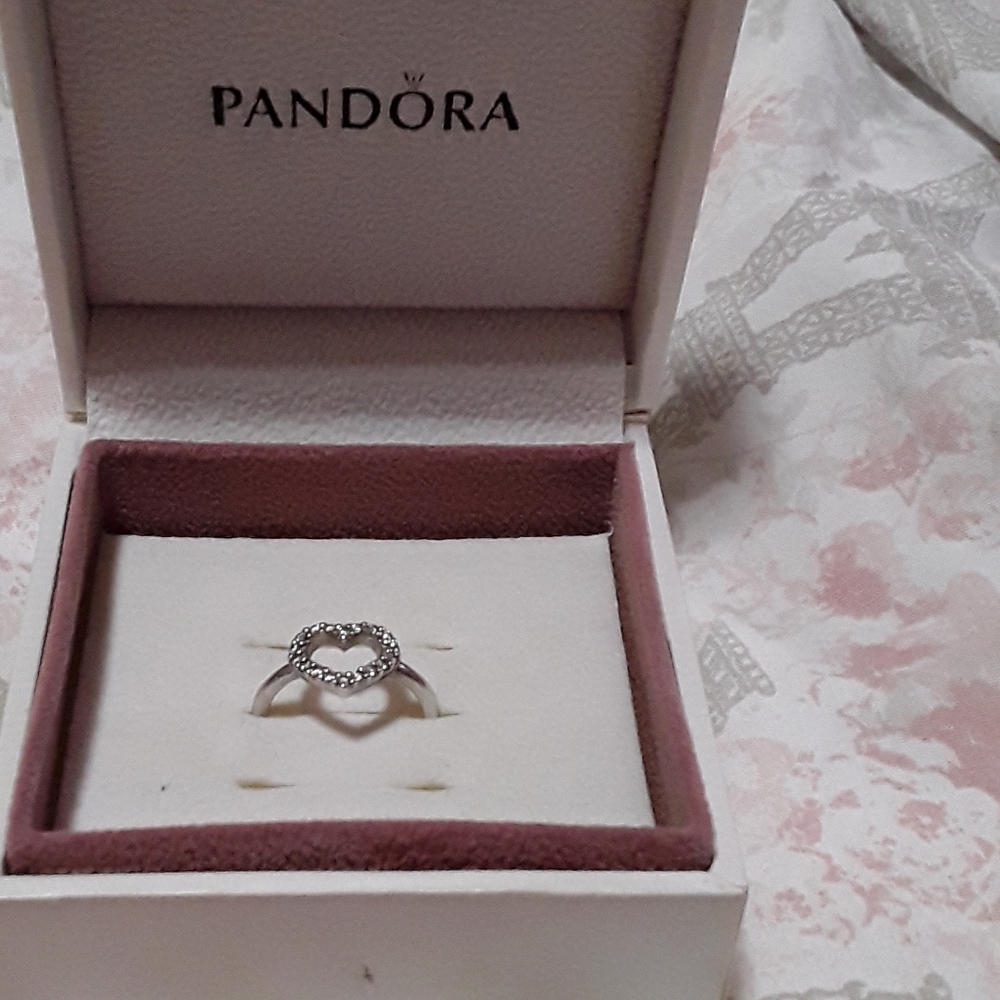 Retired Pandora heart ring